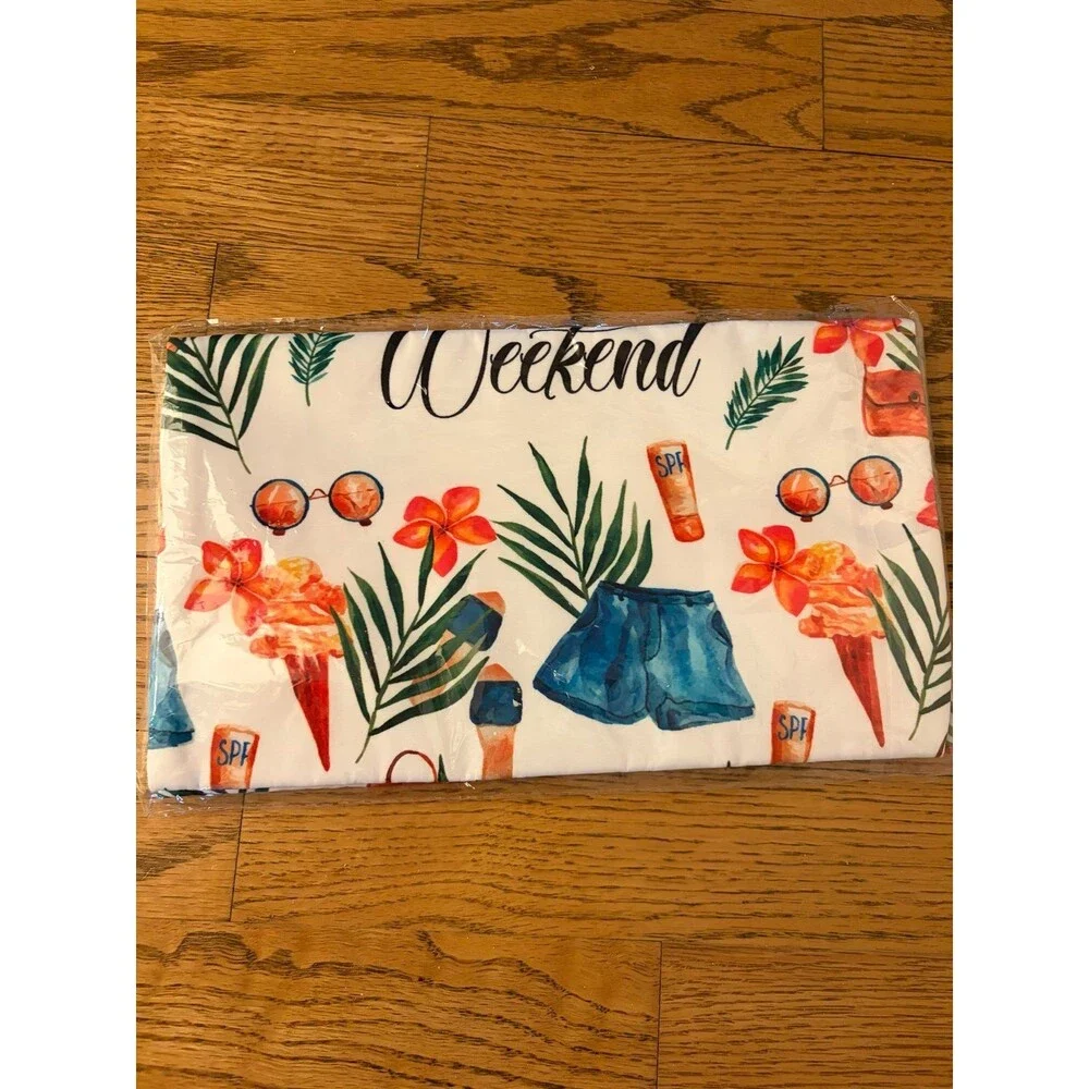Girl’s Weekend Zippered Tote - New! - Picture 2 of 2